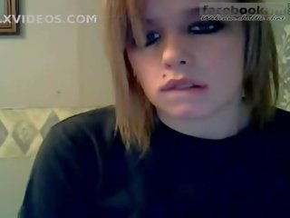 Blondýnka emo výprask dildo 1