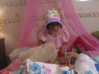 Abdl 숙녀 diapered lyla