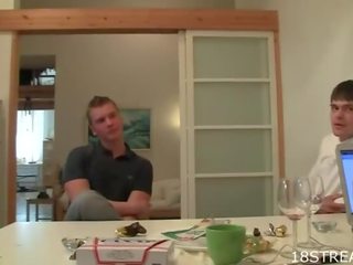 Див рогоносец секс клипс за тийн