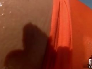 Outstanding gros seins diva pisse et anal fisitng