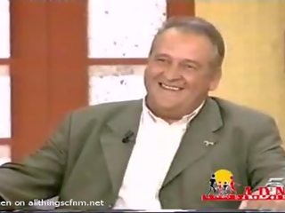 服を着た女性裸の男性 excerpts から madrid 2002 トーク ショー 上の nudis