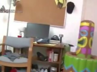 年輕 學生們 sexing 上 學院 黨