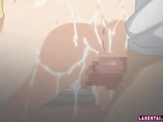 大 titted 无尽 stunner 在 apron 得到 性交 在 该 厨房