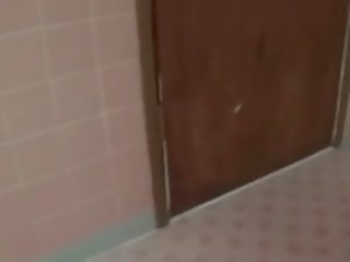 Süýji young lady stripped and künti fingered in a jemagat öňünde hajathana