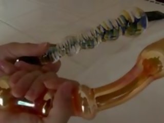 自信的 青少年 嘗試 最終 slit stretch