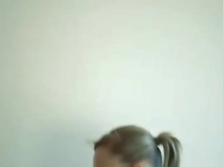 감동시키는 그녀의 가슴 동안 그녀의 bf 이다 점점 엿