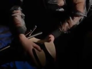 蒙住眼睛 美女 得到 他妈的 由 背带 上