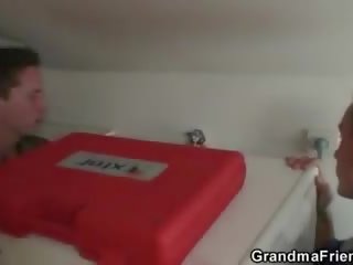 Ona daje up ji star muca