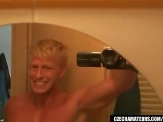 Tesné vilna blond kočka dostane ráno prekvapenie