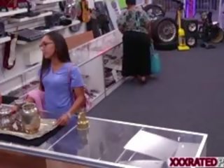 Hubungan intim sebuah perawat bahwa kebutuhan uang tunai