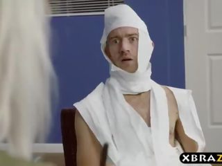 Hellowin at work becomes kirli film with the big süýji emjekler başlyk