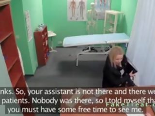Saglyk person fucks sales woman in an ofis