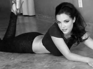 Elizabeth Marxs Presents Her first-rate Real Knockers At Playboy Photo Shoot