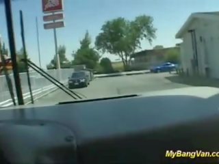 她的 第一 bangbus 肛門 鋼棒