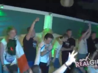 可爱的 奶 实 青少年