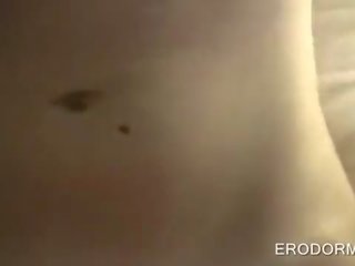 学院 玩偶 咂 和 骑 公鸡 在 钢棒