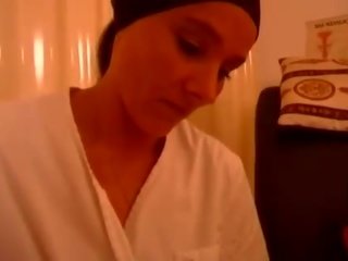 Sadistic brunette perawat loves pénis setrap