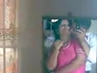 巨乳 自信的 阿拉伯 妓女