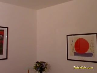 Трахає її німецька мудак з фалоімітатор швидше і швидше! фільм