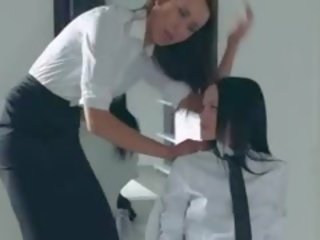 감독자 여학생 자세 그녀 자신 에 바지