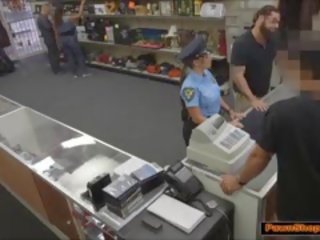 Latin mademoiselle fucks pawnshopowner for nagt pul