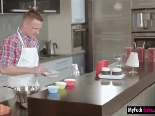 Rumaja nora catches mom aku wis dhemen jancok sensual jane giving her lady a bukkake