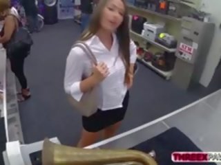 Delightful Chick Fucks To Escape Prison