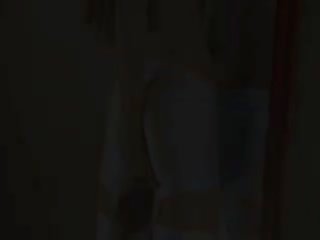 Extraordinary lezzies havingsex 在 前 的 鏡子