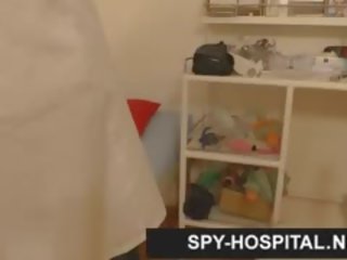 Beatiful 女 gyno-chair 考试 抓 上 隐 相机