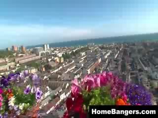Extremly tourné sur anglais ex-copine obtention baisée en les deux des trous par son beau
