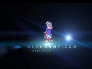 Oldnanny старий і sweetheart є мастурбує з grown-up іграшка