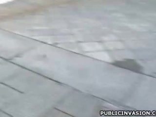 성욕을 자극하는 브루 넷의 사람 deity
