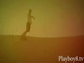 組 的 難以置信 playmates sandboarding 和 tryout fishing