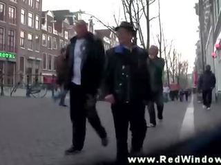 リアル ユーロ ふしだらな女 吸い 上の manhood のために この 非常に ラッキー stripling