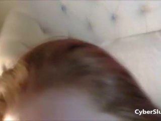 Недосвідчена mademoiselle вижимання її ноги і кінчає на мій хуй