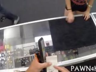 Questo ghetto hoodrat inserire il negozio con un argento catena