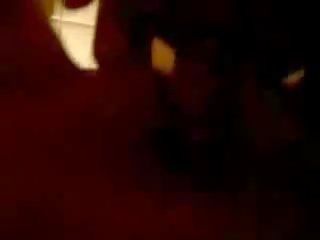 Groovy блондин ціпонька пальці її пизда на в туалет