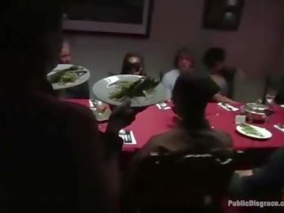 Rinnakas prisoner kasutatud kui räpane video ori
