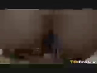 젊은 필리핀 전화 소녀 도착 고른 올라 로 foreigner 용
