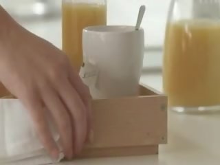 Tuyệt vời mông x xếp hạng quay phim trong các buổi sáng