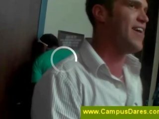 교정 게임 회전 으로 유방을 드러낸 트리플 엑스 비디오 게임