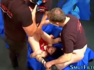Euro perempuan cabul ejakulasi rame-rame kebes