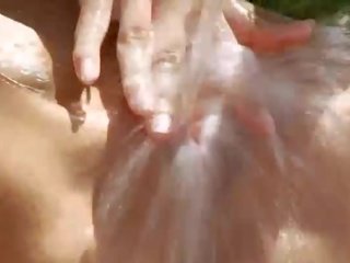 打 同 水 软管 和 我的 阴道