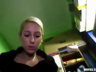 좋은 가슴 체코의 젊은 여성 lenka x 정격 클립 용 현금