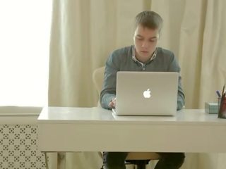 Нецензурирани пенис смучене