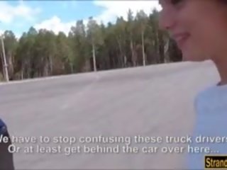 튼튼한 hitchhiker 비탄 항문의 나사로 죈 올라 와 두꺼운 단단한 음경