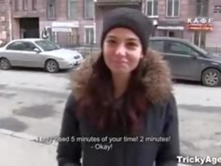 Walking nahoru na tento roztomilý bruneta na the ulice já měl ne