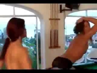Mamalhuda ruiva chicotadas magra amante muito difícil obtendo dela cona fodido com dong em o piscina mesa