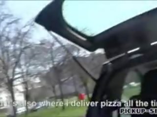 Pizza delivery jeng liliane fucked with her customer