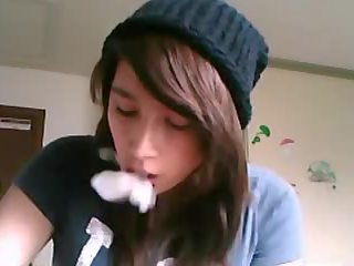 Webcam tình nhân hút thuốc bong & cigar.